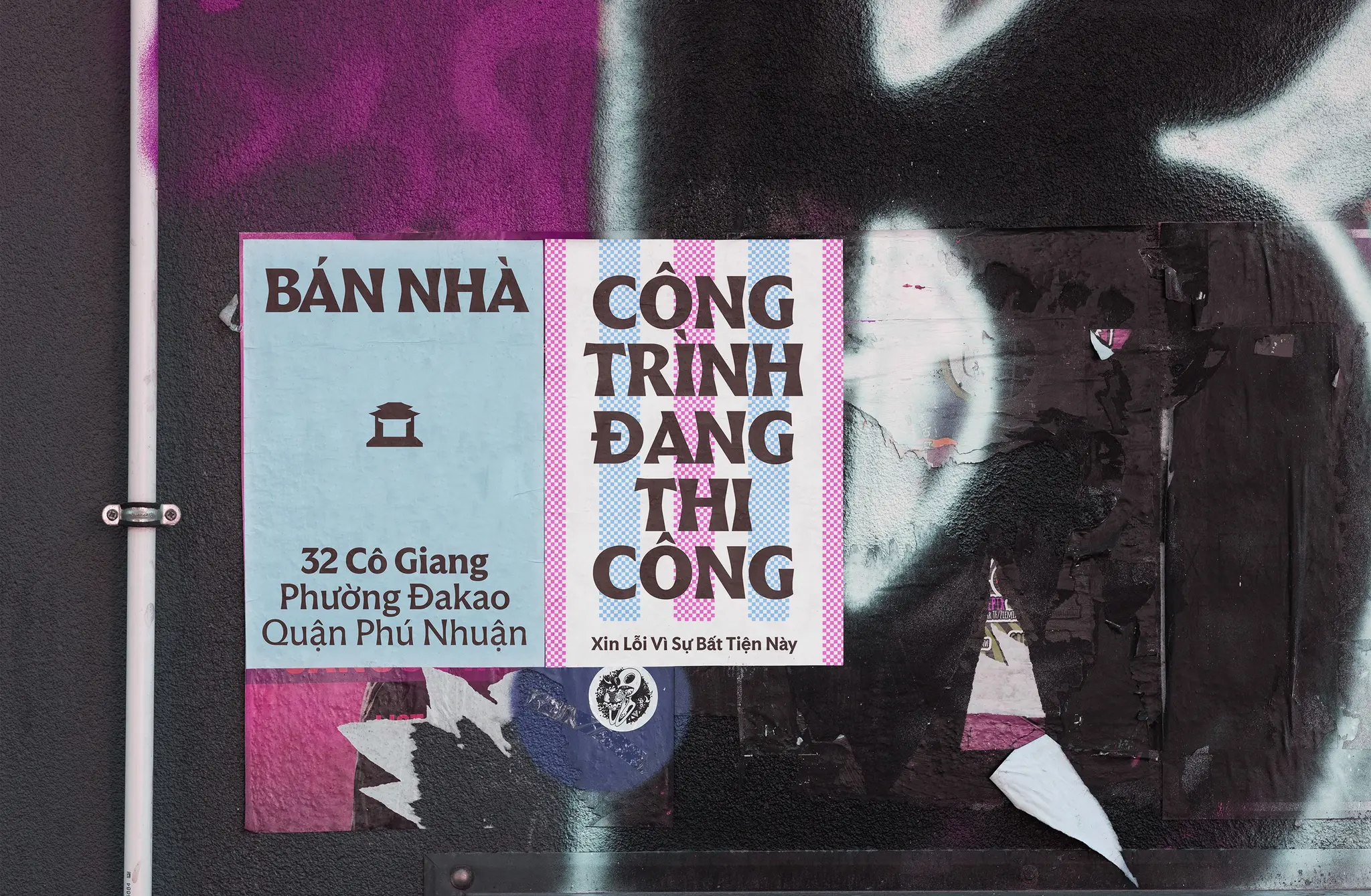 Sách tuyên truyền: “Bản Nhà” và “Công Trình Đảng Thị Công” với tranh minh họa và biểu tượng chính trị